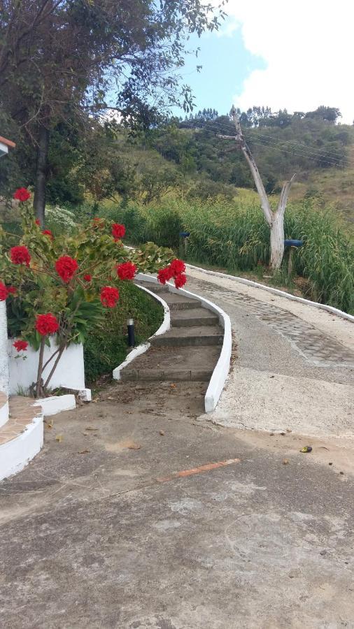 Pousada Desfiladeiro Da Serra Serra Negra  Exterior foto