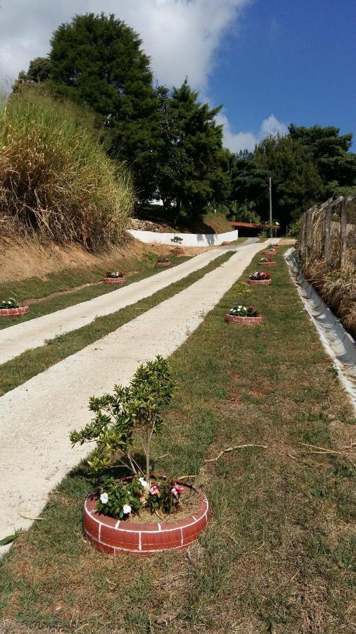 Pousada Desfiladeiro Da Serra Serra Negra  Exterior foto